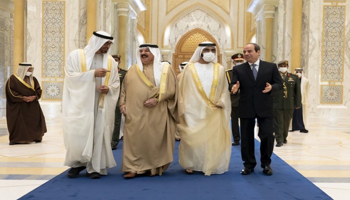قمة إماراتية بحرينية مصرية بأبوظبي لبحث التطورات الإقليمية عقب هجمات الحوثي