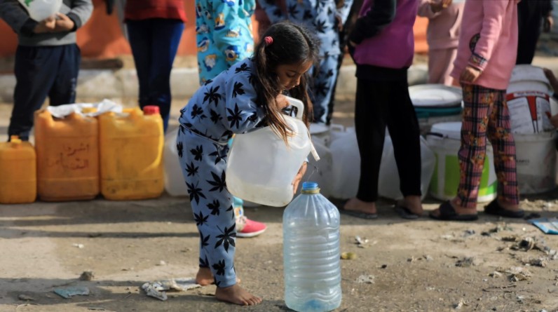 حركة حماس تزف قائدها "الأمين" في لبنان شهيدا" على طريق القدس