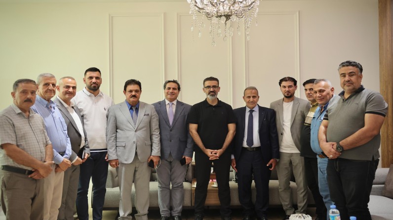 محافظ كركوك يستقبل لجنة اختبار الكفاءة المهنية ويشيد بدور نقابة الصحفيين في دعم الأسرة الإعلامية
