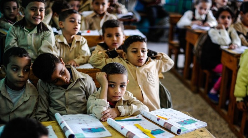 تحذيرات من تناول الأطفال العصائر المعلبة خلال وجبة الإفطار بالمدارس