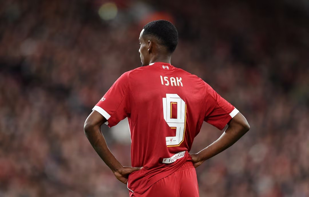 ليفربول يخسر جهود إيزاك وأليسون في مواجهة أستون فيلا بالدوري
