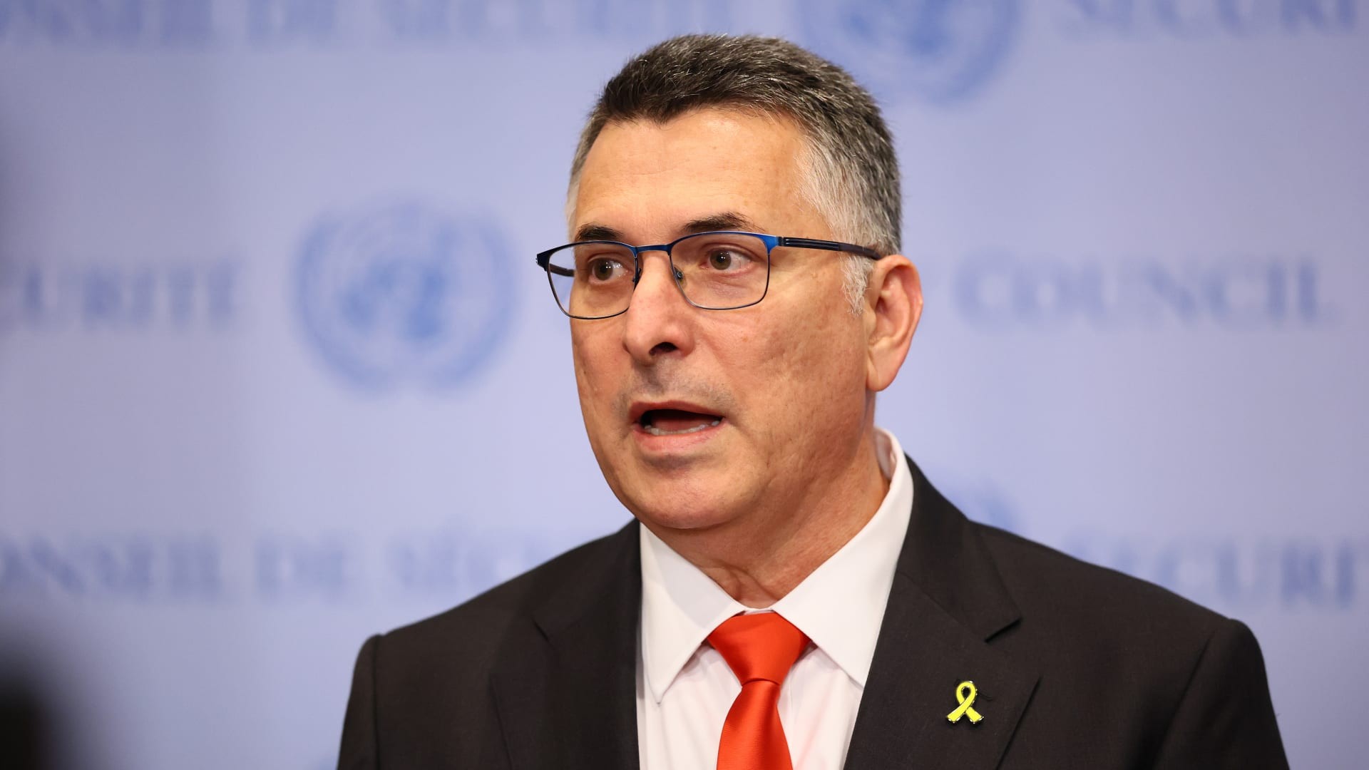 الكيان الصهيوني يربط وقف إطلاق النار بخطة ترامب لنزع سلاح المقاومة