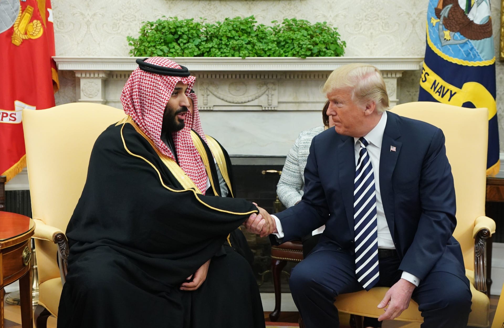 السودان بين العدوان الداخلي والتدخل الخارجي.. ترامب يبدأ التحرك بطلب سعودي