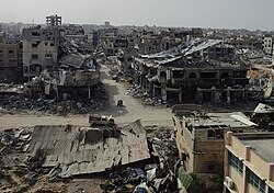 تحقيق هارتس: جمعية غامضة يديرها إسرائيلي–إستوني أخرجت مئات الغزيين من قطاع غزة