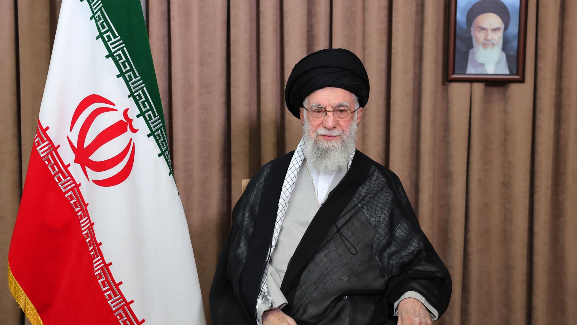 التلفزيون الإيراني: الزعيم الأعلى خامنئي سيلقي خطابا عن الاحتجاجات خلال دقائق