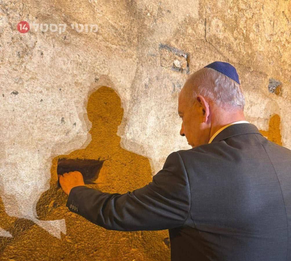 تصاعد تهويد القدس.. 210 مستوطنين يقتحمون الأقصى ونتنياهو يزور حائط البراق