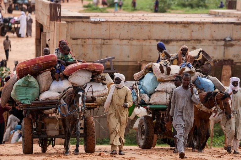 السودان على حافة الهاوية.. حرب تلتهم المدن ومجاعة تطرق الأبواب