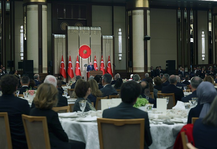 كلمة أردوغان أمام المشاركين في المؤتمر السادس عشر للسفراء