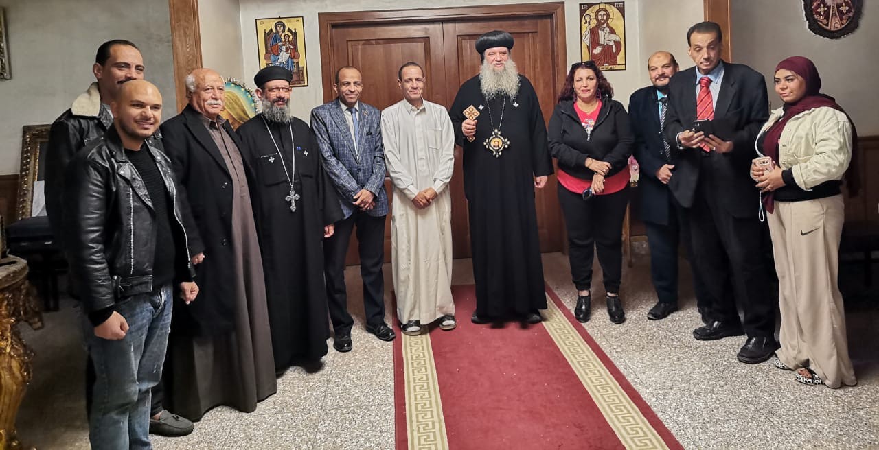 الأمين العام للمجلس الأعلى للقبائل العربية والمصرية بالقاهرة هادي عمر ينظم زيارة للانبا سيداروس