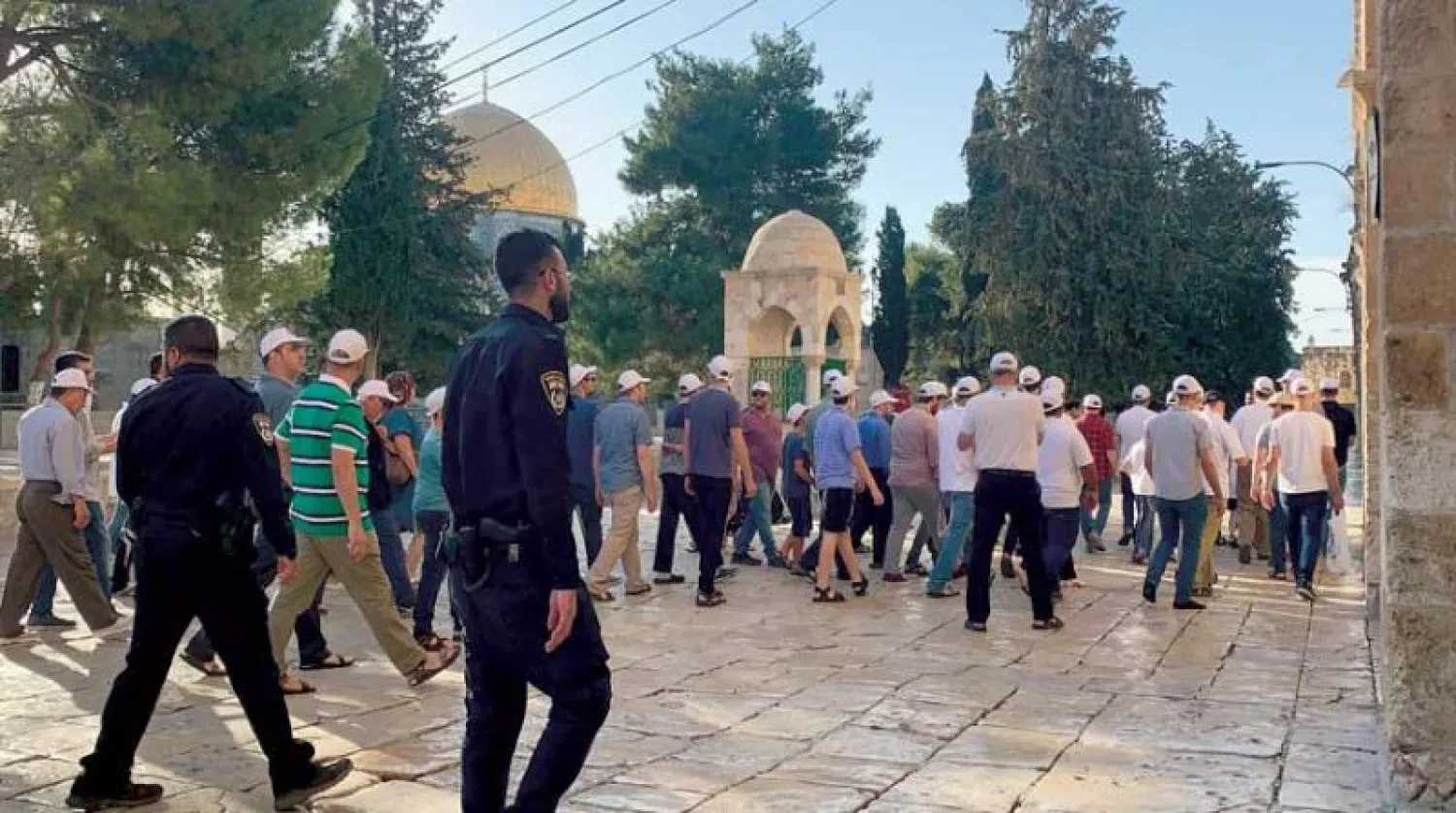 عشرات المستوطنين يدنسون المسجد الأقصى بطقوس تلمودية احتفالا بـ"الحانوكا"