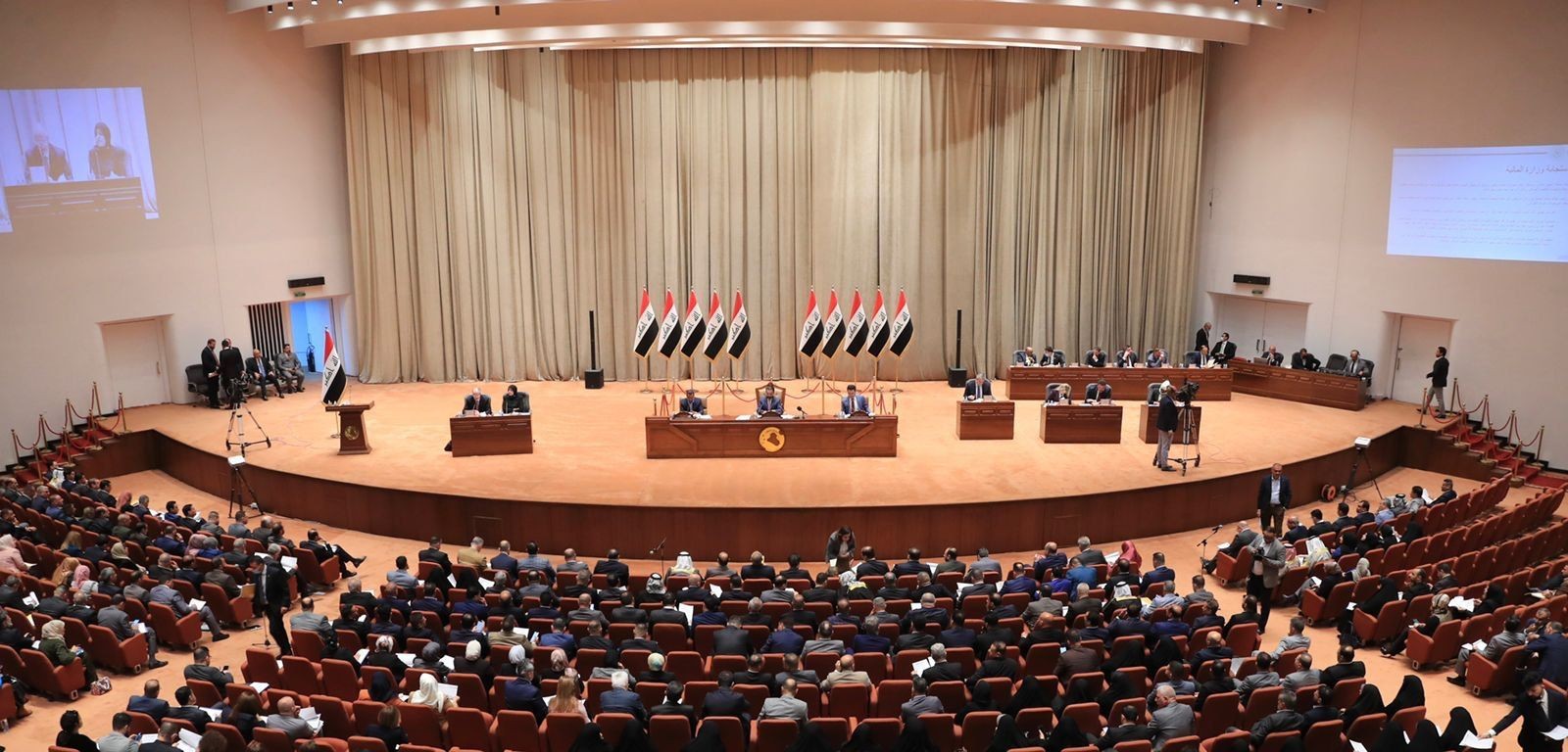 البرلمان العراقي.. جلسة أولى وصراع مبكر على مفاتيح السلطة