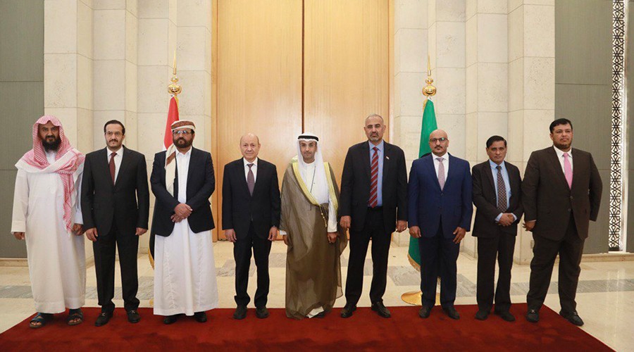 مجلس القيادة الرئاسي: نؤكد عدم قانونية إجراءات رئيس مجلس القيادة وإخراج الإمارات من اليمن