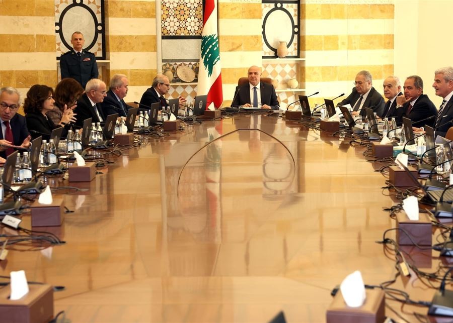 قانون الانتظام المالي واسترداد الودائع تثير أزمة في لبنان .. واجتماع للحكومة مع البنك المركزي