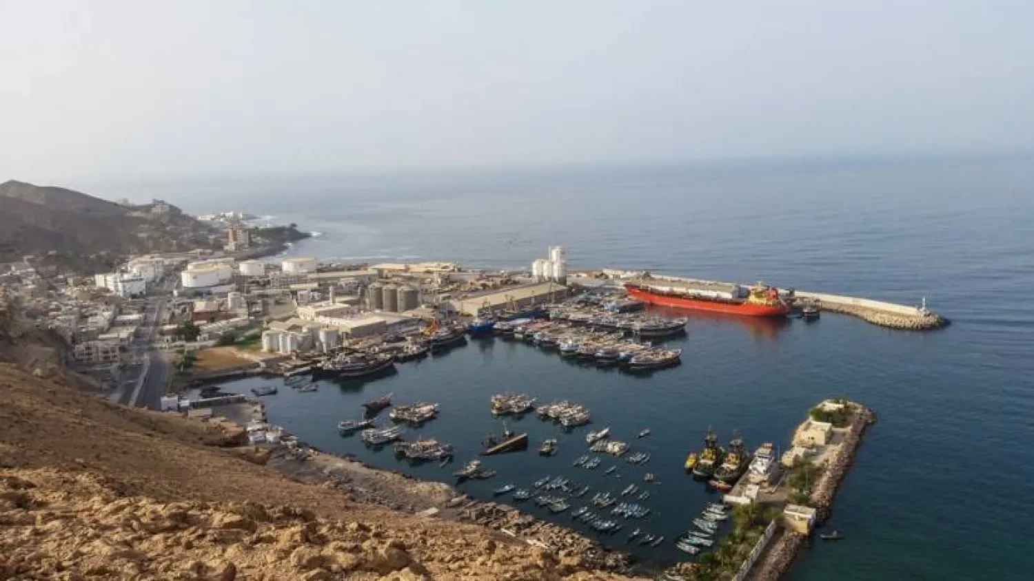 لقطة عامة لميناء المكلا اليمني (أرشيفية)