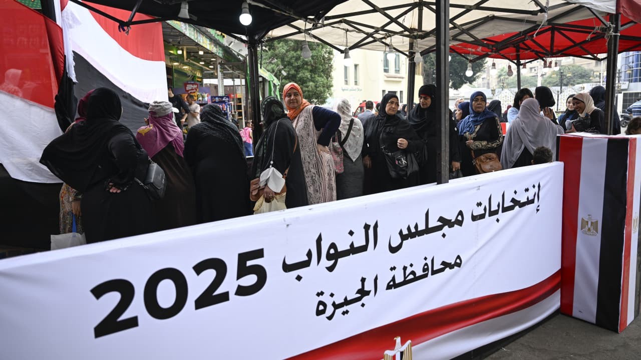 عمرو موسى: علامات استفهام على بعض الدوائر .. هل يتم إلغاء انتخابات مجلس النواب؟