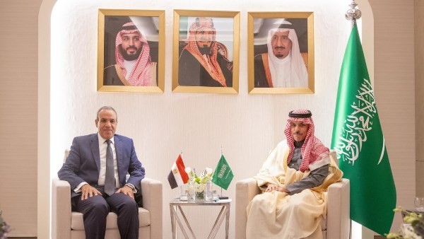 مصر والسعودية تؤكدان أهمية الالتزام بوقف النار بغزة واستقرار الأوضاع بالسودان