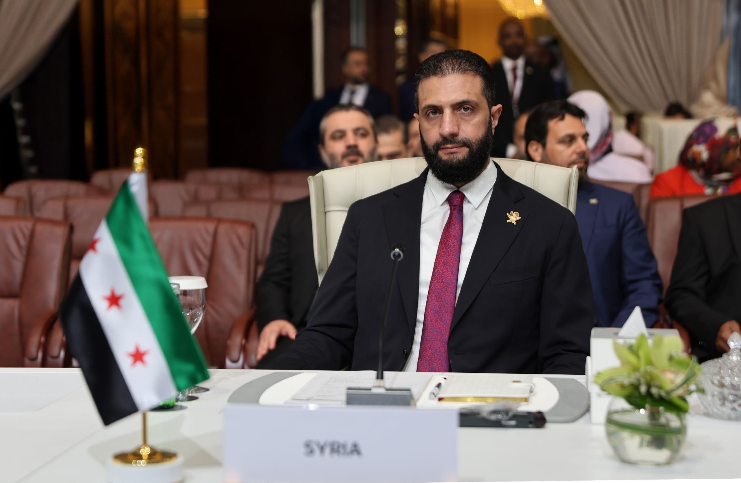 الشرع يعزز الوحدة الوطنية في سوريا ويسيطر على الأرض| انسحاب قوات قسد.. والانتشار غرب الفرات.. ومرسوم جديد لحقوق الأكراد
