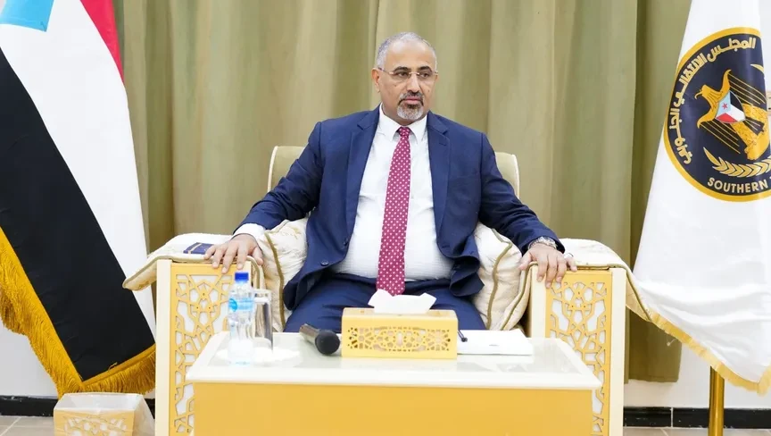 من عدن إلى أبو ظبي مرورا بـ"أرض الصومال".. هكذا هرب عيدروس الزبيدي إلى الإمارات