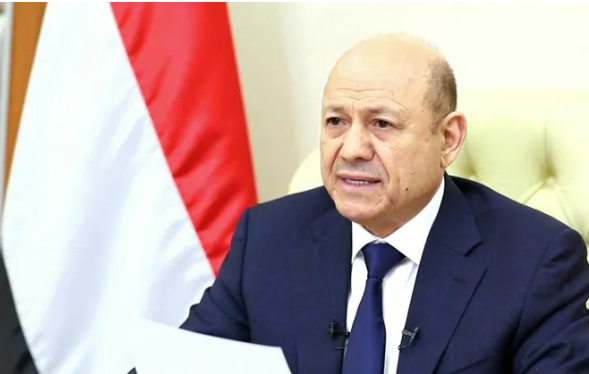 بين التعيين والإقالة.. هل بدأت مرحلة "التصحيح الشامل" في هيكل الشرعية اليمنية؟