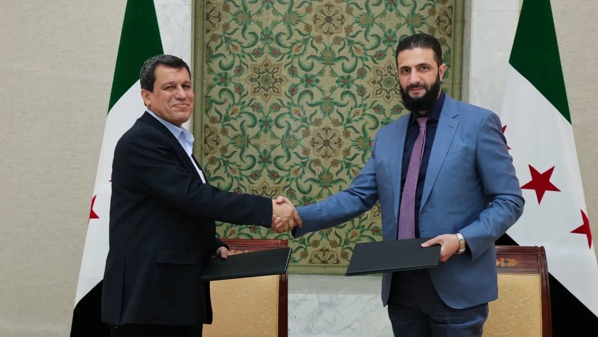 قائد قسد: تواصلنا مع الرئيس أحمد الشرع في قضية المختطفين والأسرى والمفقودين
