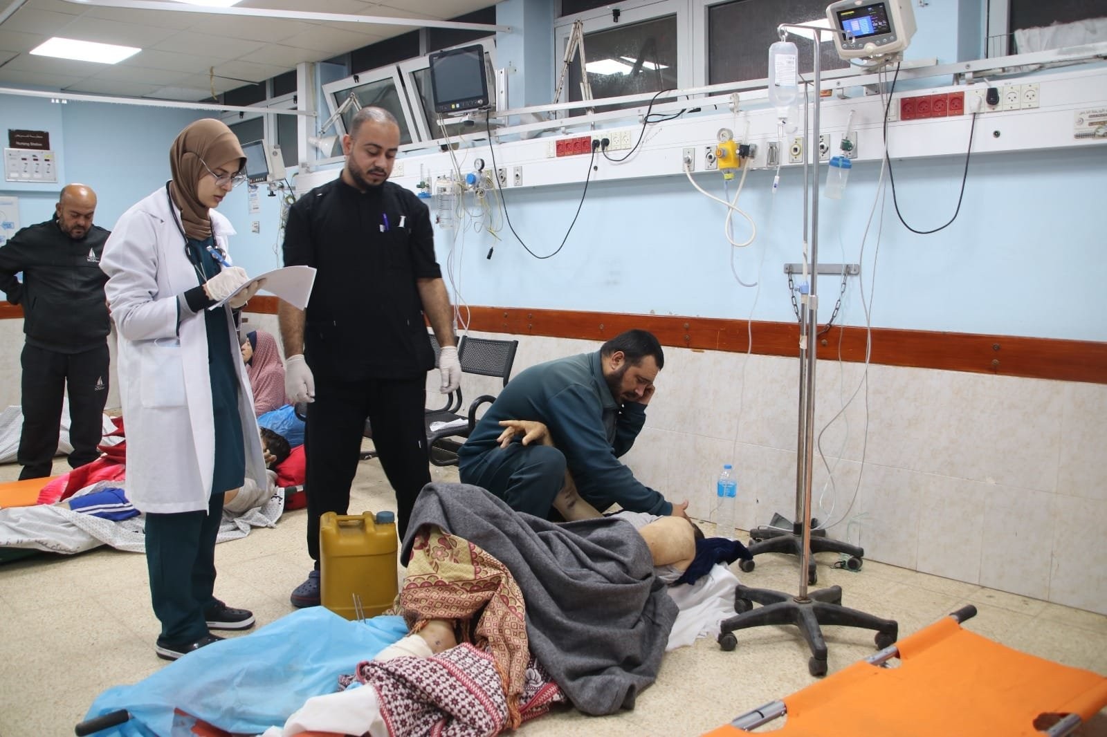 فيروس مجهول يفتك بغزة المُحاصرة: مناعة بشرية منهارة تحت وطأة الحرب والبرد