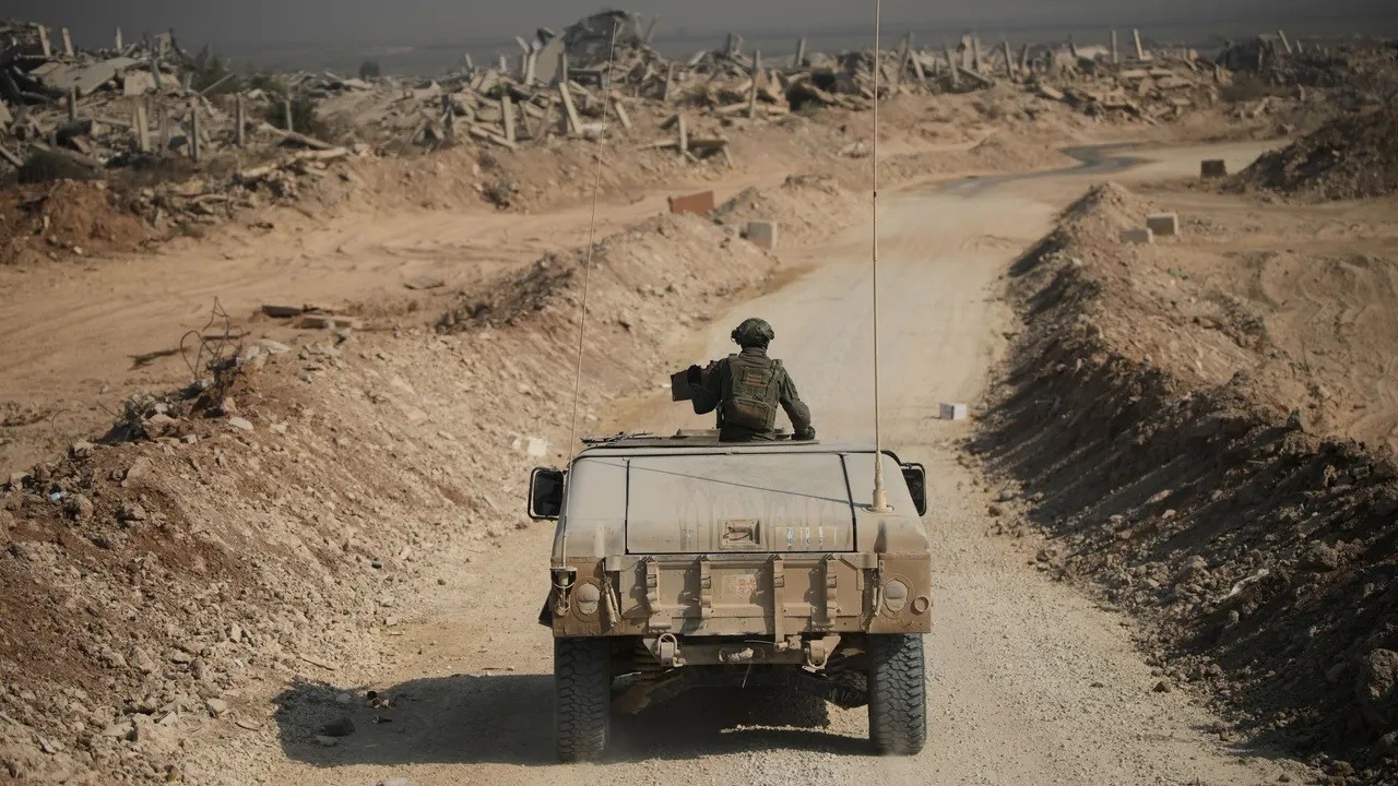 الأقمار الصناعية تكشف توسيع الاحتلال لسيطرته على غزة.. إلى أين يتجه المسار السياسي الجديد؟