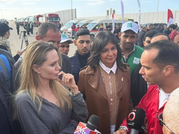 صور| من العريش إلى رفح: أنجلينا جولي تواجه مأساة غزة عن قرب