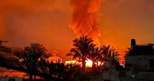 غزة في قلب الاستهداف المتواصل: قصف عنيف وخروقات متصاعدة لوقف إطلاق النار