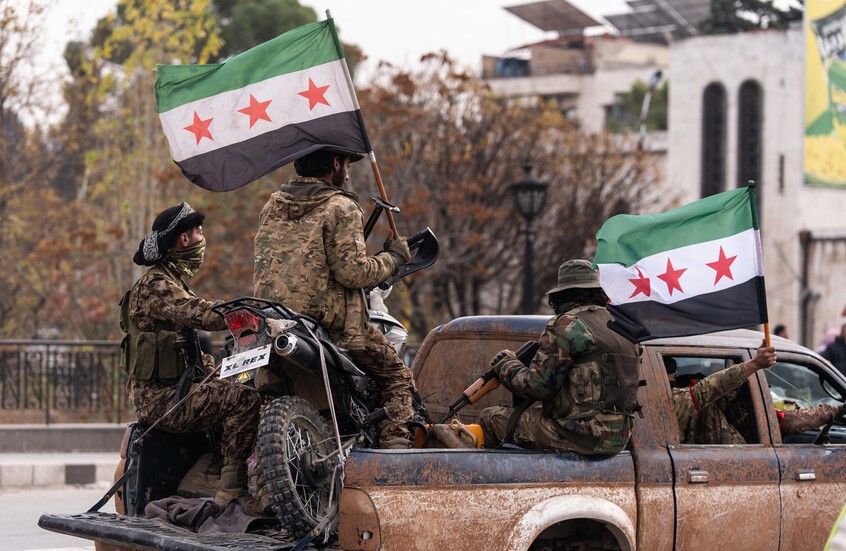 ريف حلب الشرقي على خط النار: دير حافر ساحة اختبار للداخل السوري وتوازنات الإقليم