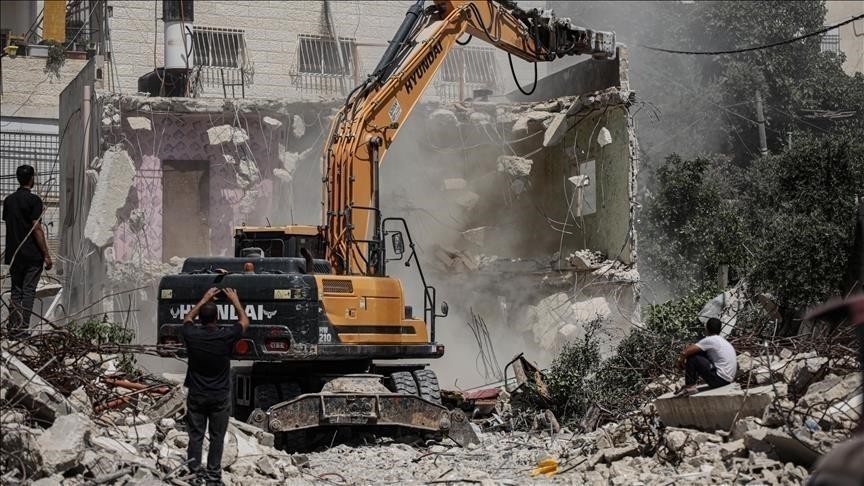 الاحتلال الإسرائيلي بين هدم المنازل وتوسيع الاستيطان في الضفة الغربية