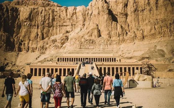 فارس حسني يكتب: طفرة كبيرة وحصاد سياحي مصري في نهاية عام 2025 يجعل مصر علي الخريطة السياحية والعالمية