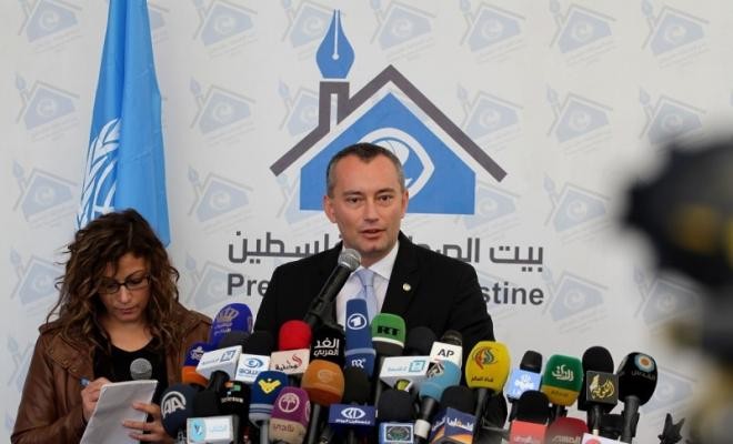 نيكولاي ملادينوف في مؤسسة بيت الصحافة بغزة - أرشيف