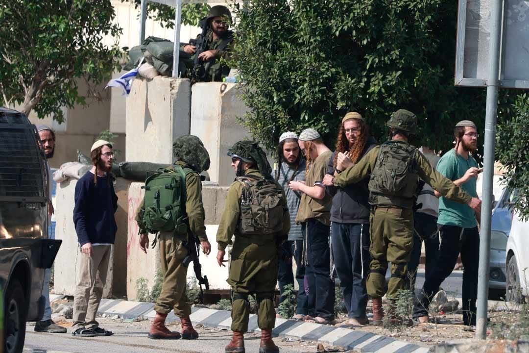 إصابات وأضرار.. اعتداءات الاحتلال والمستوطنين في الضفة يكرس سياسة الترهيب ضد الفلسطينيين