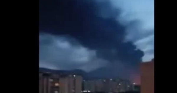 انفجار غامض يهز طهران: فيديوهات توثق لحظة الهزة العنيفة وتصاعد الدخان