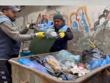 الأونروا ترفع 5 آلاف طن من النفايات في غزة وسط تحذيرات من كارثة بيئية