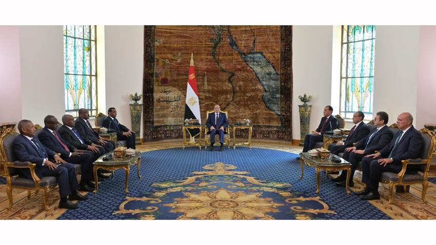 بين النيل والسياسة: تحالف استراتيجي في لقاء السيسي ورئيس وزراء السودان