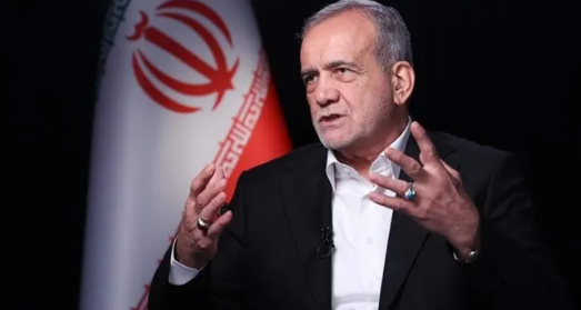 الرئيس الإيراني: مستعدون لكافة السيناريوهات ونراقب التحركات الأمريكية في المنطقة عن كثب