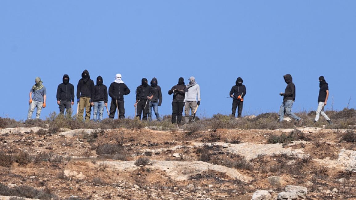 سياسة التهجير القسري.. كيف يحاصر المستوطنون الفلسطينيين في قرى قلقيلية وخرب الأغوار؟