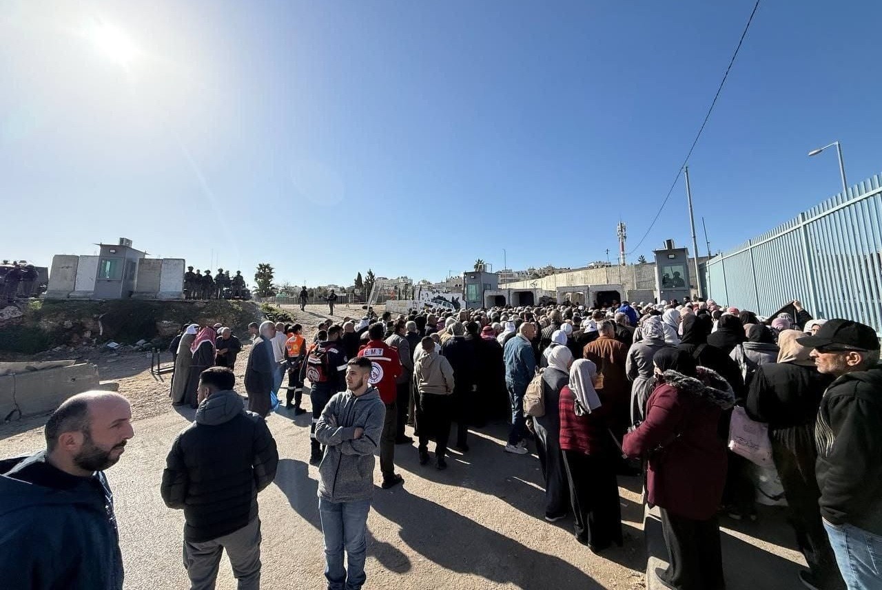 الاحتلال يعرقل وصول أهالي الضفة إلى الأقصى في أول جمعة من رمضان