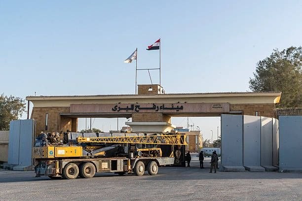فتح معبر رفح.. أبو سلمية: تطبيق آلية الإجلاء القديمة يضاعف الوفيات ويؤخر العلاج سنوات