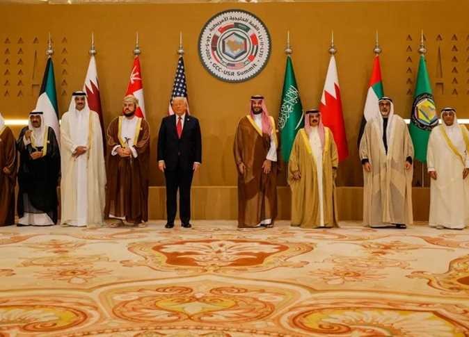 هبوط معظم بورصات الخليج وسط ضبابية محادثات السلام بين أمريكا وإيران