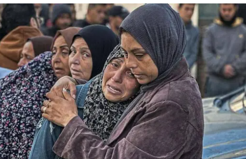 صمود وسط الإبادة.. وزارة المرأة بغزة تكشف مأساة 21 ألف أرملة في يوم المرأة العالمي