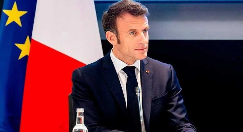 ماكرون يقود تحركا أوروبيا لتقييد وسائل التواصل.. حماية الأطفال أم سيطرة على الرأي العام؟