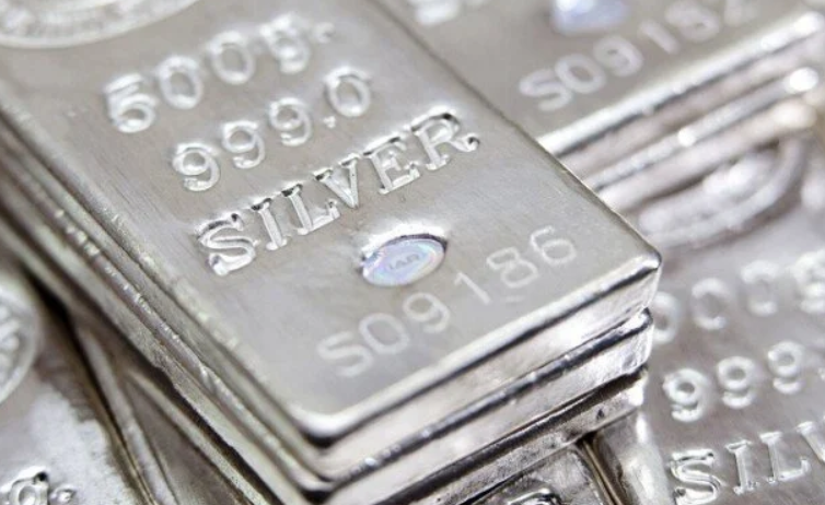 سوق الفضة المصري ينتعش: ارتفاع الأسعار محلياً وعالمياً وقرارات لدعم المستهلك