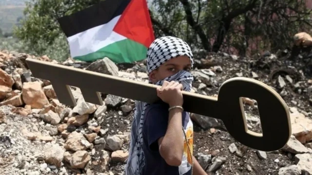 إبراهيم أبو عواد يكتب: تفسير النكبة الفلسطينية بين وليد الخالدي وإيلان بابيه