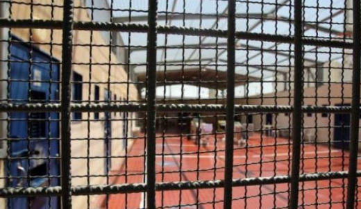 الإفراج عن أسيرين من غزة عبر "كرم أبو سالم" والصليب الأحمر يسهل وصولهما للدير