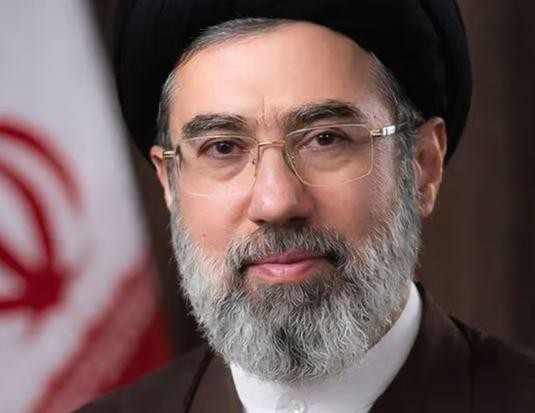 ماذا قال المرشد الإيراني مجتبى خامنئي عن القواعد الأمريكية وقصف الخليج؟