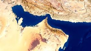 هرمز على حافة الانفجار: كيف تحوّل المضيق إلى ساحة صراع قانوني يهدد الاقتصاد العالمي