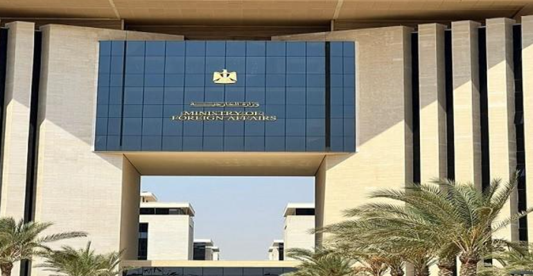 الخارجية المصرية تحذر من انزلاق المنطقة نحو الفوضى الشاملة بسبب التصعيد العسكري