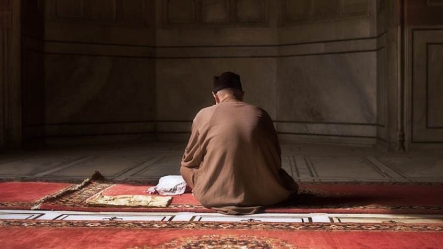 فتاوي رمضانية..  ماضوابط الاعتكاف ومدته ومكانه ؟